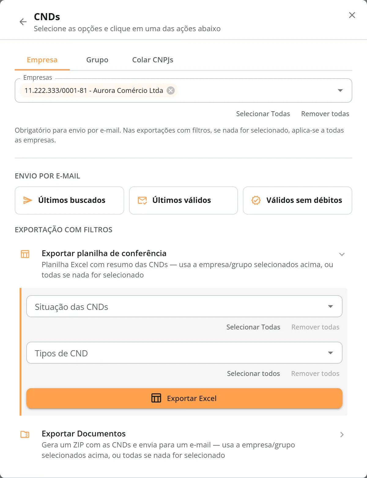 Janela Exportar Dados na área de CNDs com a aba Empresa mostrando a Aurora Comércio Ltda escolhida, os três botões de Envio por e-mail e o bloco Exportação com filtros com a planilha de conferência aberta