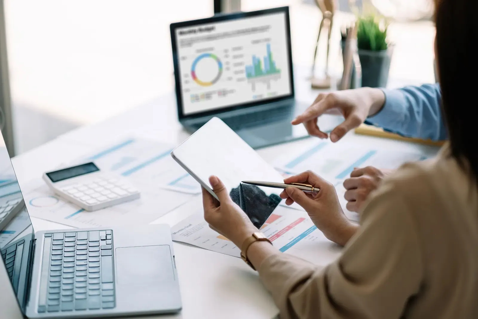 4 benefícios de centralizar a análise de dados em um BI
