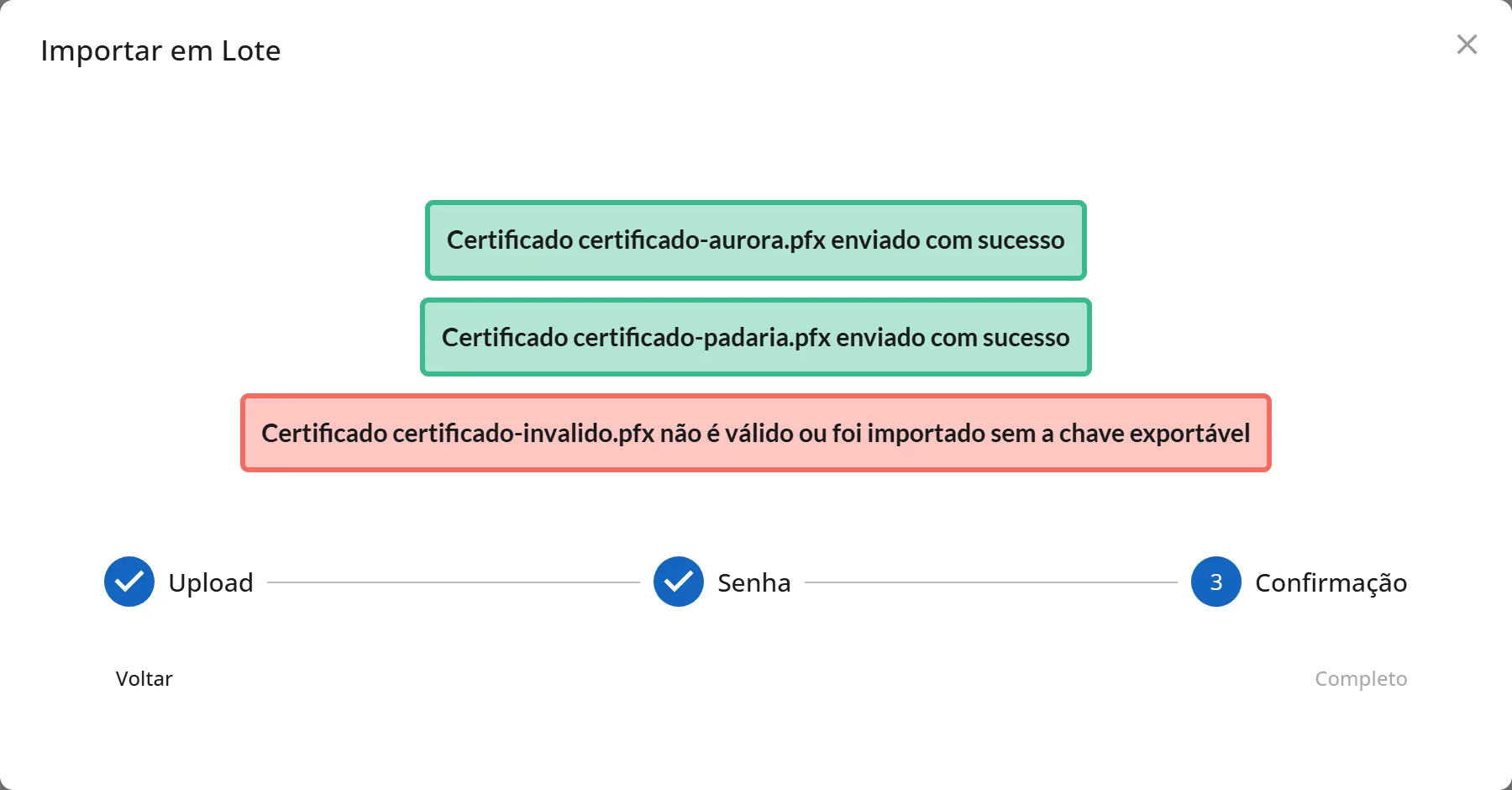 Janela de importação em lote no passo Confirmação, com dois certificados enviados com sucesso e um com a mensagem de certificado inválido